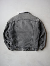 Load image into Gallery viewer, 1980's Distressed Levi's Sherpa Lined Denim Jacket - S/M