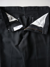 Load image into Gallery viewer, Wrangler Wrancher Bootcut Pants - 32"