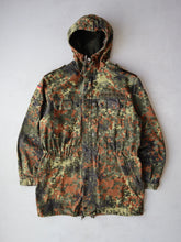 Load image into Gallery viewer, 1990's German Army Flecktarn Camo Hooded Field Jacket - L