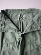 Load image into Gallery viewer, 1960s U.S Army OG-107 First Pattern Fatigue Pants - 28"