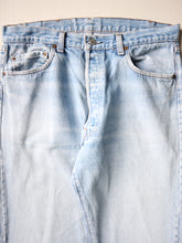 Load image into Gallery viewer, 1970s Made in USA Levi's 501 Jeans - 32"
