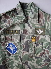Load image into Gallery viewer, 1970's Distressed South Korean Army Noodle Camo Shirt - XS/S