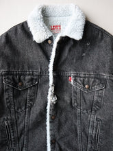 Load image into Gallery viewer, 1980s Distressed Levi's Sherpa Lined Denim Jacket - M