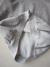 Load image into Gallery viewer, 1990s Hanes Blank Sweatshirt - M