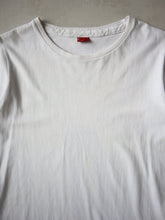 Load image into Gallery viewer, 2000s Levi's T-Shirt - S