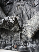 Load image into Gallery viewer, 1980s Distressed Levi's Flannel Lined Denim Jacket - S