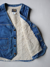 Load image into Gallery viewer, 1970s Wrangler Sherpa Lined Denim Vest - M