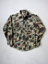 Load image into Gallery viewer, 1970's Duck Camo Chamois Shirt - S