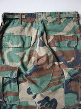 Load image into Gallery viewer, 1990s Camo Cargo Pants - 30"