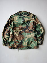 Load image into Gallery viewer, 1980s U.S Army M-65 Camo Field Jacket - S