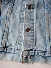 Load image into Gallery viewer, 1970/80's Thrashed Made in USA Levi's Denim Jacket - S