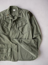 Load image into Gallery viewer, 1960's U.S Army Poplin Jungle Jacket - M