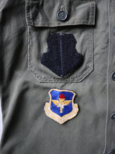Load image into Gallery viewer, 1970's U.S Army OG-107 Sateen Shirt - M