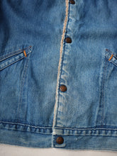 Load image into Gallery viewer, 1970s Wrangler Lined Denim Jacket with Corduroy Collar - L