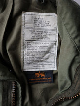 Load image into Gallery viewer, 1970s Alpha Industries M-65 Field Jacket - L