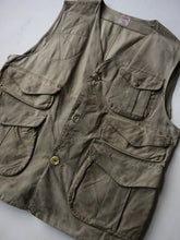 Load image into Gallery viewer, Vintage Filson Half Moon Waxed Hunting Vest - L