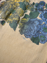 Load image into Gallery viewer, 1970s Designs Alive Flower Pocket T-Shirt - XS