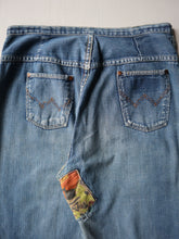 Load image into Gallery viewer, 1970s Thrashed & Patched Wrangler Misses Bootcut Jeans - 30"