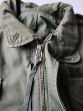 Load image into Gallery viewer, 1960s U.S Army M-65 Field Jacket - L