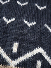 Load image into Gallery viewer, 1980's Stuga Tasmania Shag Style Knit Sweater - L