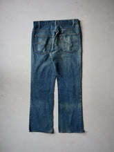 Load image into Gallery viewer, 1970's Levi's 517 Orange Tab Bootcut Jeans - 32"