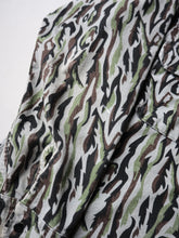 Load image into Gallery viewer, 1980's Woolrich Shadow Bark Camo Chamois Shirt - XL