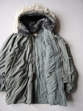 Load image into Gallery viewer, 1970s U.S Air Force N-3B Parka - L