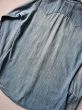 Load image into Gallery viewer, 1970s Faded Levi's Orange Tab Chambray Shirt - S