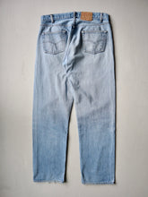 Load image into Gallery viewer, 1970s Made in USA Levi's 501 Jeans - 32"