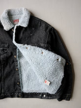 Load image into Gallery viewer, 1980s Distressed Levi's Sherpa Lined Denim Jacket - M