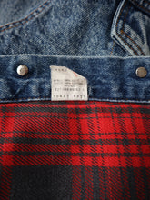 Load image into Gallery viewer, 1980s Made in USA Levi's Flannel Lined Denim Jacket - L