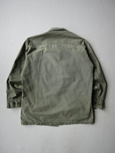Load image into Gallery viewer, 1960s Distressed U.S Army Jungle Jacket - M
