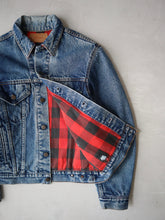 Load image into Gallery viewer, 1980s Made in USA Levi's Flannel Lined Denim Jacket - XS