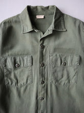 Load image into Gallery viewer, 1960s U.S Army OG-107 Fatigue Shirt - M