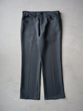Load image into Gallery viewer, 1970's Levi's 517 Bootcut Pants - 32"