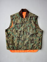 Load image into Gallery viewer, 1980s Woolrich Duck Camo Reversible Vest - XL