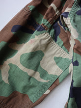 Load image into Gallery viewer, 1980s U.S Army Ripstop Camo Field Shirt - M