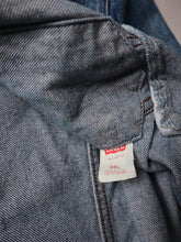 Load image into Gallery viewer, 1980s Made in USA Levi's Denim Jacket - L