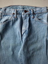 Load image into Gallery viewer, Made in USA Wrangler Denim Jeans - 27"