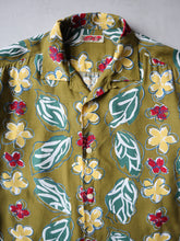 Load image into Gallery viewer, Scoop Boys Hawaiian Loop Collar Shirt - L