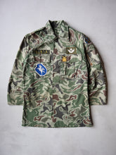 Load image into Gallery viewer, 1970's Distressed South Korean Army Noodle Camo Shirt - XS/S
