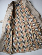 Load image into Gallery viewer, 1980s Made in England Burberrys' Trench Coat - M