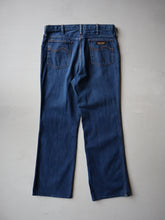 Load image into Gallery viewer, 1970's Wrangler Bootcut Jeans - 32"