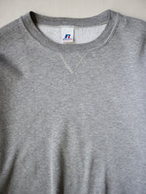 Load image into Gallery viewer, 1990s Russell Athletic Sweatshirt - L