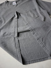 Load image into Gallery viewer, 1990s GAP Pocket Tee - L