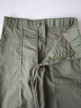 Load image into Gallery viewer, 1980's U.S Army OG-507 Fatigue Pants - 26"