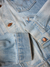 Load image into Gallery viewer, 1960s Wrangler 124MJ Selvedge Denim Jacket with Repairs - L