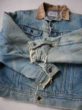 Load image into Gallery viewer, 1970s Thrashed Lee Storm Rider Denim Jacket - L/XL