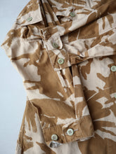 Load image into Gallery viewer, 1990's British Army Desert DPM Lightweight Jacket - M
