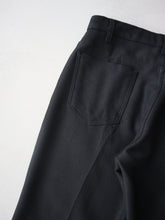 Load image into Gallery viewer, Levi's 517 Bootcut Pants - 33"